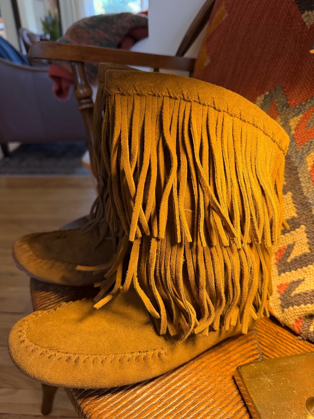 Minnetonka size 9 Suede Double Fringe Moccasin Boots Tan Brown Boho Western